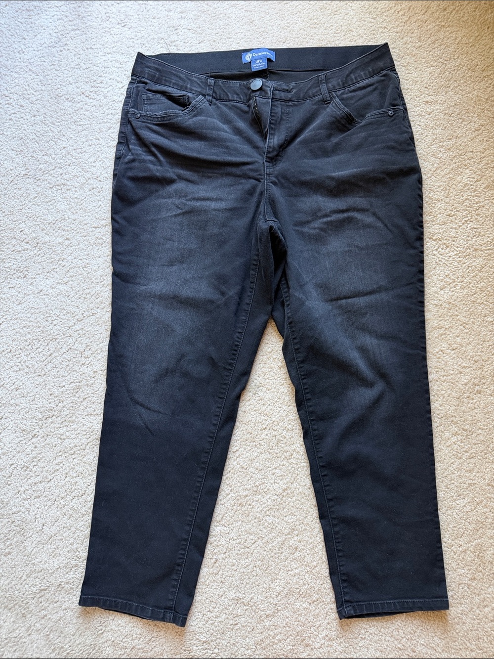 Democracy Black Straight/Skinny Leg. Women’s Jeans.